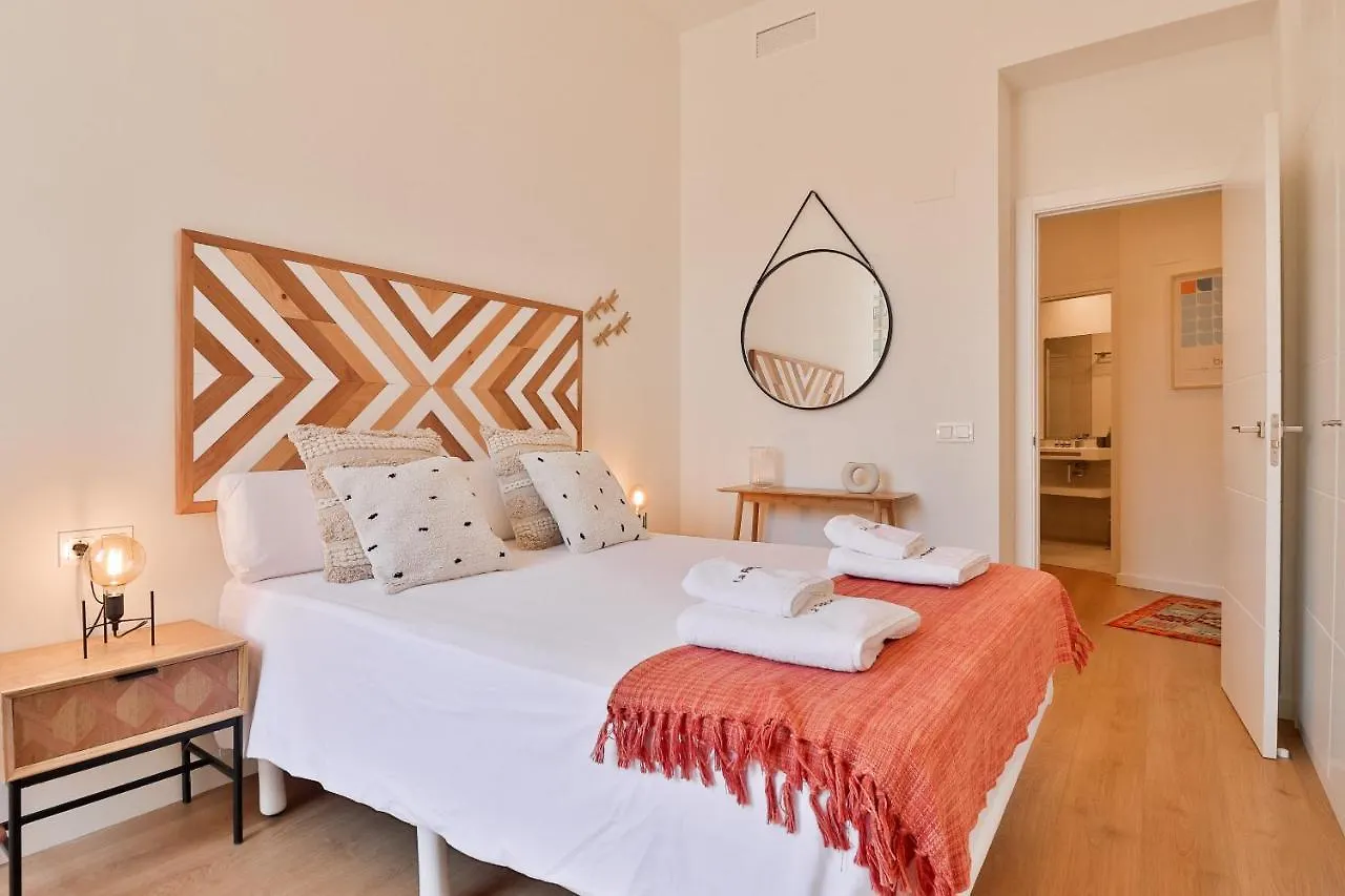 C74 - Marvelous 3 Bedroom Apartment In Historical Malaga